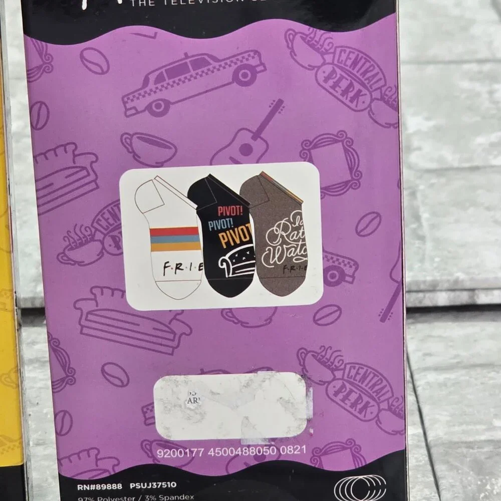 FRIENDS Novelty Sock Set, 